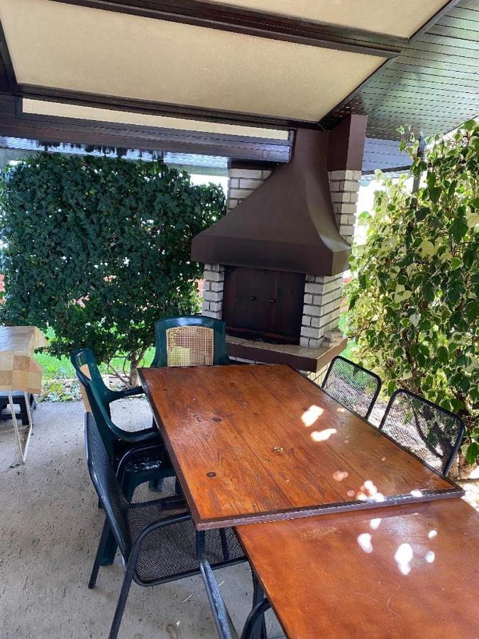 Adorable 1-Bedroom Guesthouse & Private Parking Place Velika Mlaka Bagian luar foto