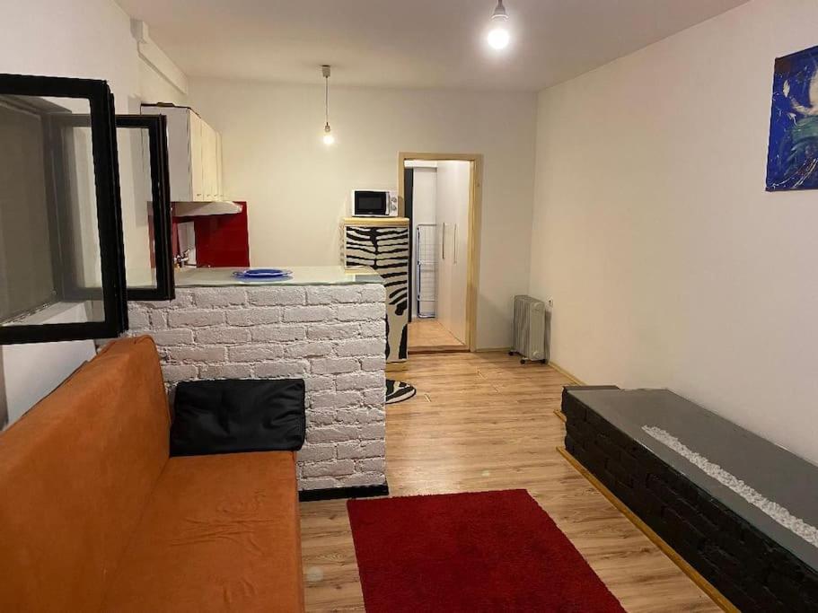 Adorable 1-Bedroom Guesthouse & Private Parking Place Velika Mlaka Bagian luar foto